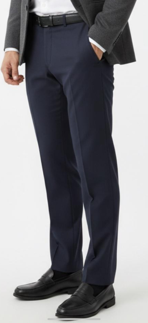 Donkerblauwe pantalon (we raden je aan een maat kleiner te bestellen)